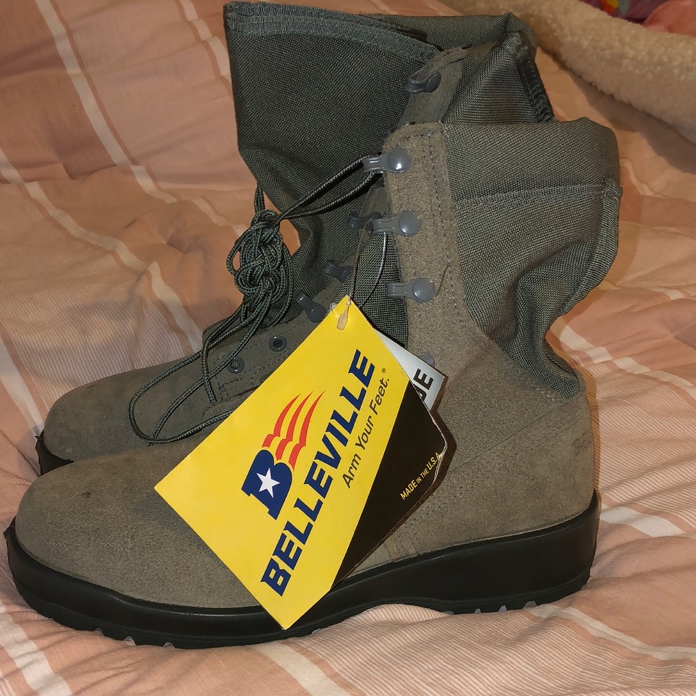 Belleville Arm Your Feet